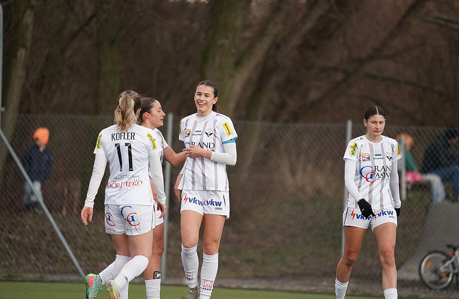 Pflichtspielauftakt in Linz