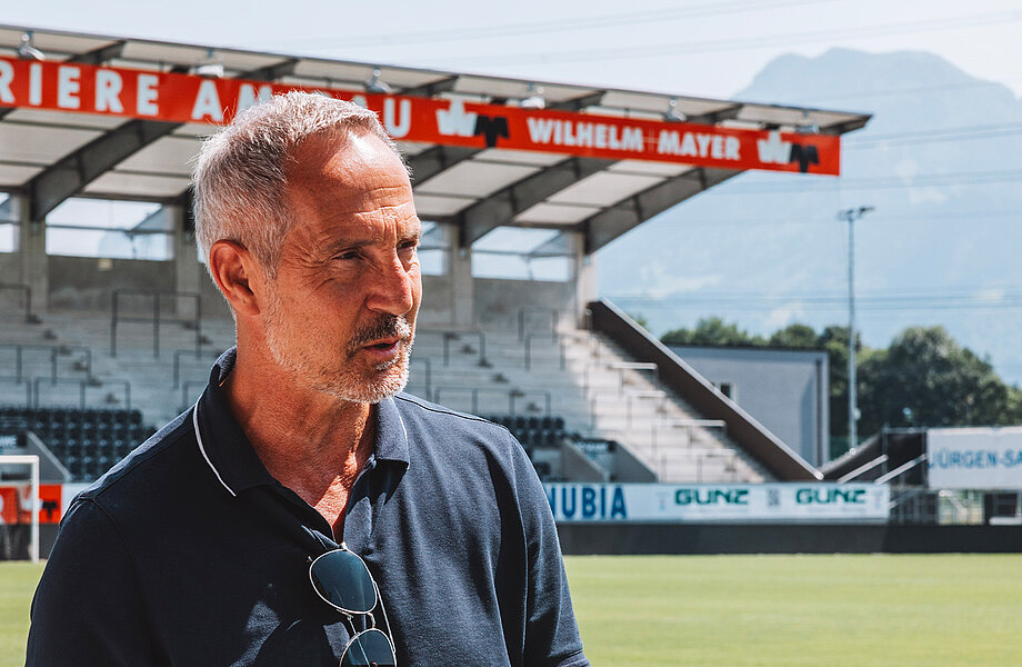 Großer Besuch im Schnabelholz: Adi Hütter zu Gast beim SCR Altach