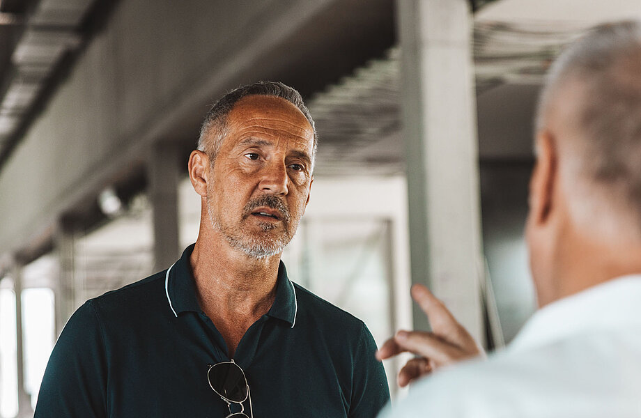 "Damals war hier nur ein Fußballplatz" - Adi Hütter im Interview